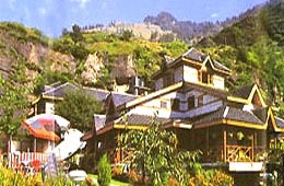 Whispering Rocks Resort 