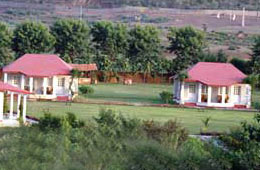 Tiger Den Resort Bandhavgarh