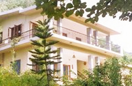High Banks Peasants Cottage Rishikesh