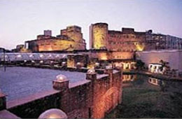 http://www.indiaprofile.com/images/hotels/west-bengal/kolkata/hotels-around-kolkata/the-fort-radisson-raichak.jpg