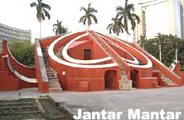 Tour to Jantar Mantar New Delhi
