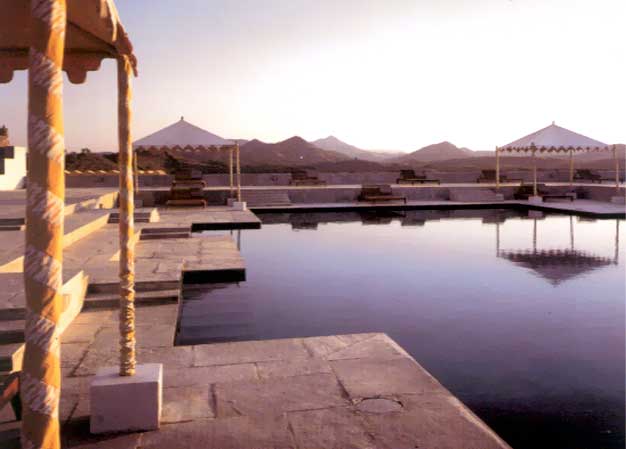 Swimming-pool of Hotel Devigarh Udaipur
