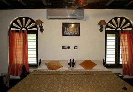 Emerald Isle Heritage Villa Alleppey