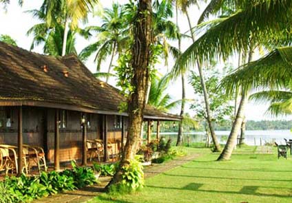 Kayaloram Lake Resort Alleppey