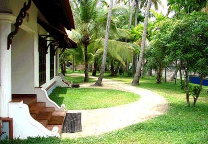 Palm Grove Lake Resort Alleppey