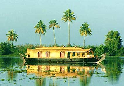 Pathiramanal Lake Resort Alleppey