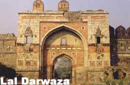 Tour to Lal Darwaza