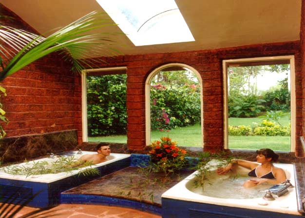 Jacuzzi, Majorda Beach Resort, Goa