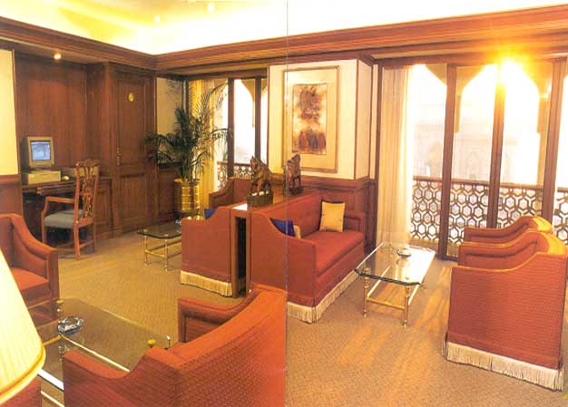 Deluxe Room of Hotel Taj Mahal Mumbai